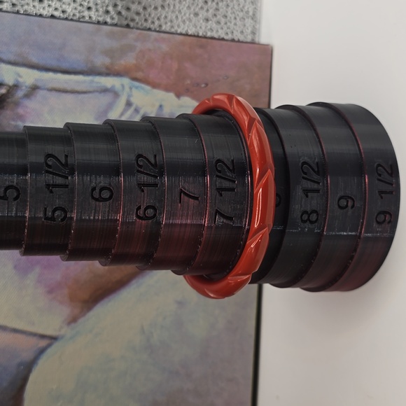 Vintage Carved Bakelite Bangle Bracelet - Picture 8 of 8